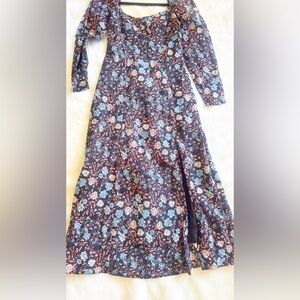 Tuckernuck Ro’s Garden Blue long sleeve 4